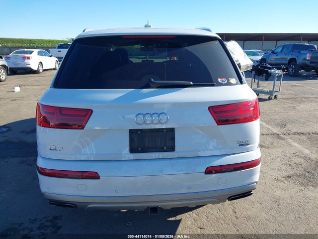 Audi Q7 3.0t Premium 2018 WA1VAAF73JD006277 Image 17