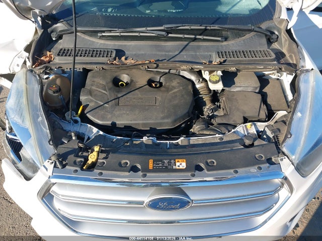 1FMCU9J94HUA95925 Ford Escape Titanium