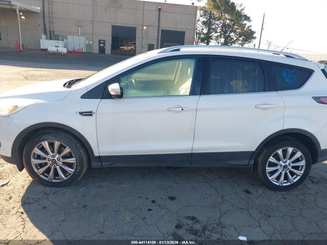 1FMCU9J94HUA95925 Ford Escape Titanium