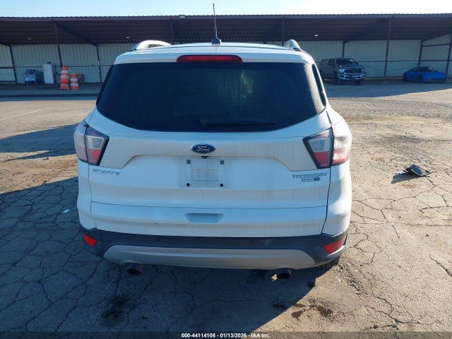 1FMCU9J94HUA95925 Ford Escape Titanium