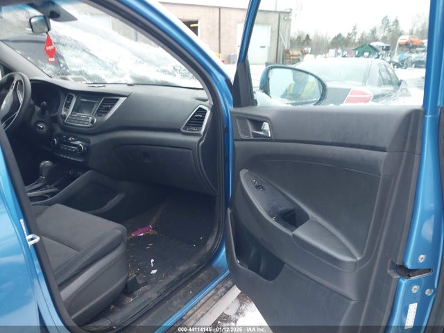 2017 HYUNDAI TUCSON KM8J3CA48HU423147 Photo 4