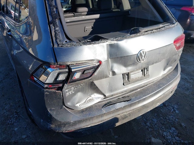 Продажа на аукционе авто 2020 Volkswagen Tiguan, vin: 3VV2B7AX1LM182513, номер лота: 44114162