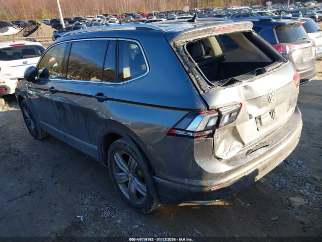 Продажа на аукционе авто 2020 Volkswagen Tiguan, vin: 3VV2B7AX1LM182513, номер лота: 44114162