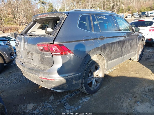 Продажа на аукционе авто 2020 Volkswagen Tiguan, vin: 3VV2B7AX1LM182513, номер лота: 44114162