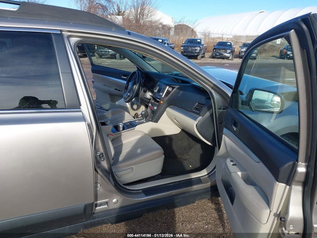 4S4BRCCC4E3319747 Subaru Outback 2.5i Premium