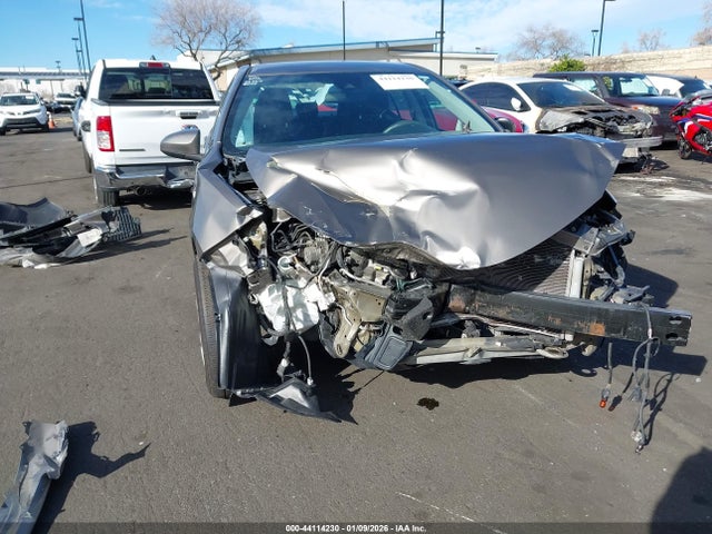 Toyota COROLLA LE 2018 5YFBURHE5JP843975 Image 6
