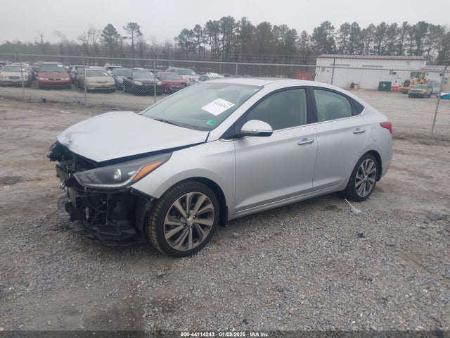 Hyundai Accent Limited 2020 3KPC34A68LE107811 Image 2