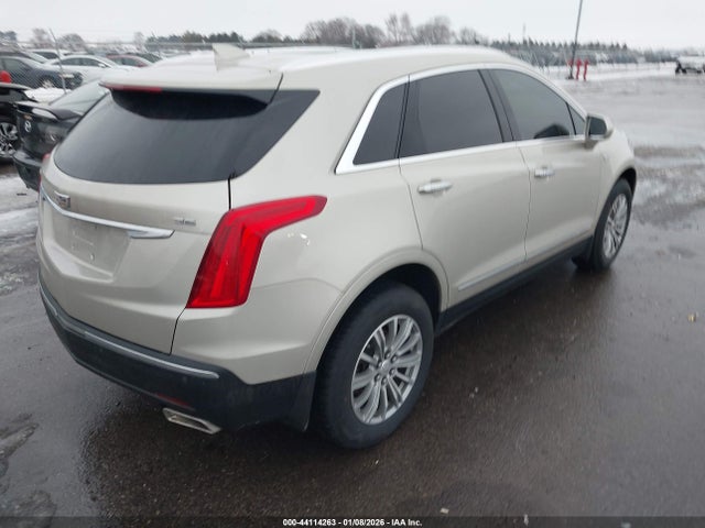 2017 CADILLAC XT5 1GYKNBRS0HZ122370 Photo 3