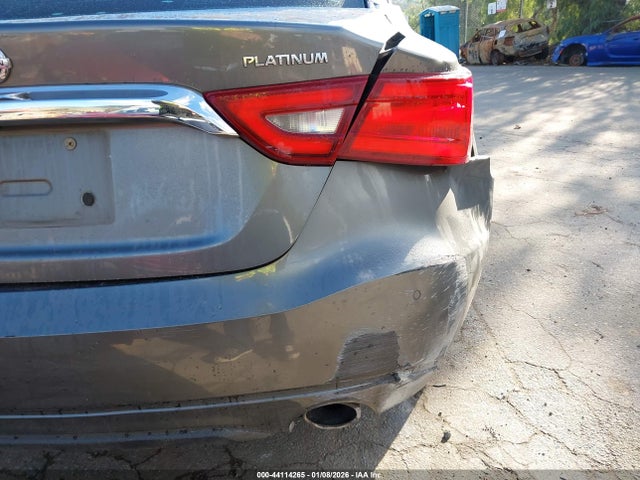 1N4AA6AP3HC437913 Nissan Maxima 3.5 Platinum