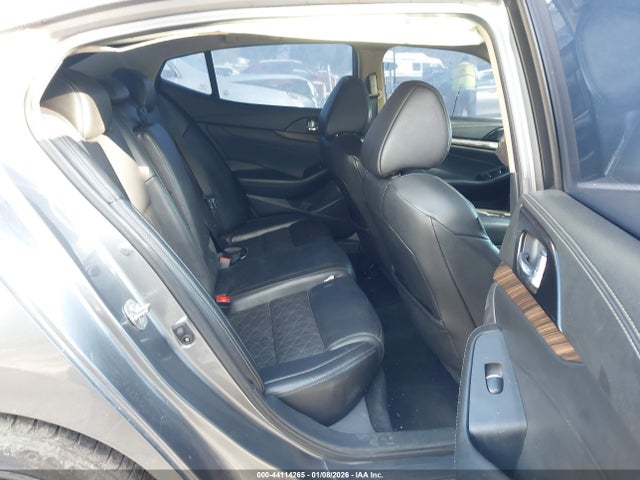 1N4AA6AP3HC437913 Nissan Maxima 3.5 Platinum