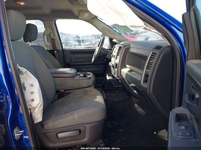 44114282 :رقم المزاد ، 1C6RR7KG8KS593556 vin ، 2019 Ram 1500 Classic Tradesman  4x4 5'7 Box مزاد بيع