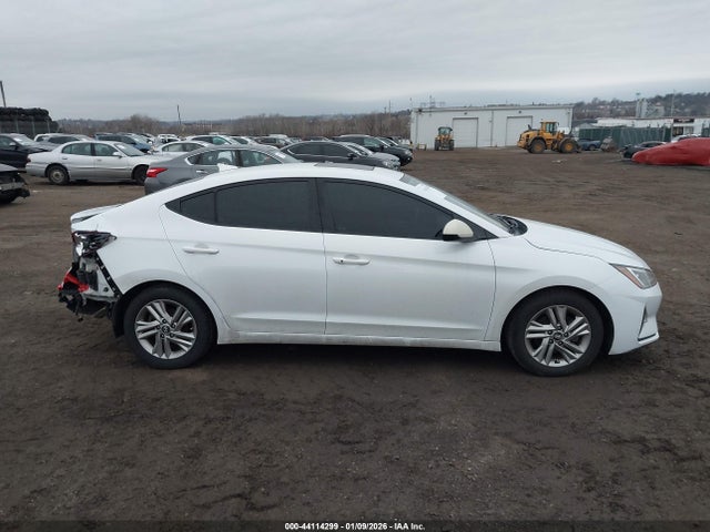 Hyundai Elantra Value Edition 2019 5NPD84LF2KH404991 Image 14