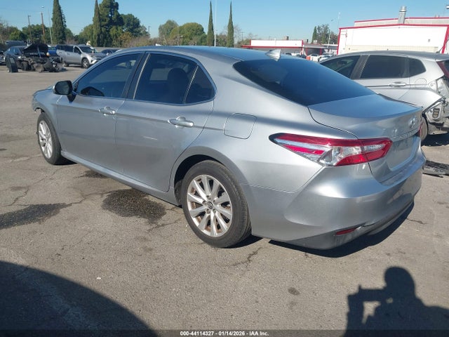 2019 TOYOTA CAMRY 4T1B11HK3KU769987 Photo 2