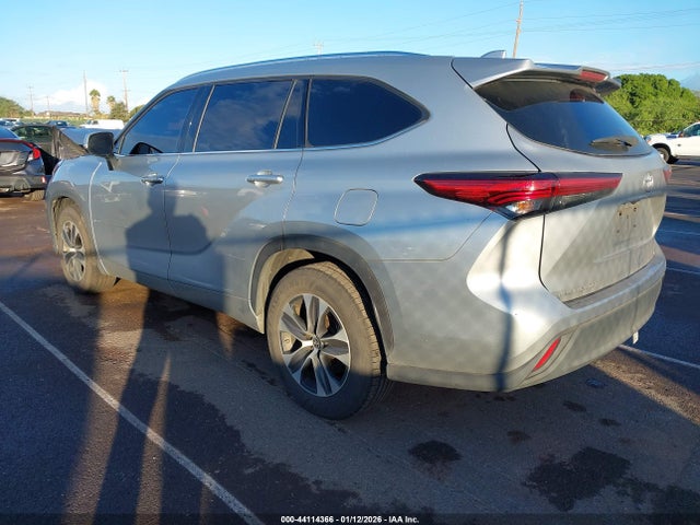 Toyota Highlander Xle 2021 5TDGZRAH1MS050163 Image 3