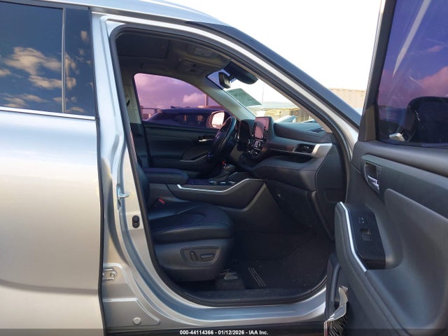 Toyota Highlander Xle 2021 5TDGZRAH1MS050163 Image 5