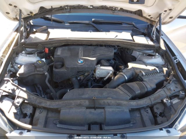 2015 BMW X1 WBAVM1C54FV318624 Photo 9