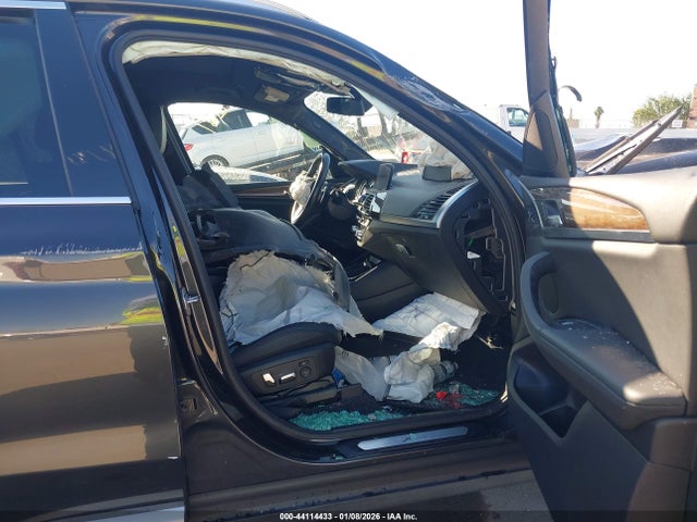 2019 BMW X3 5UXTR7C55KLF28297 Photo 4