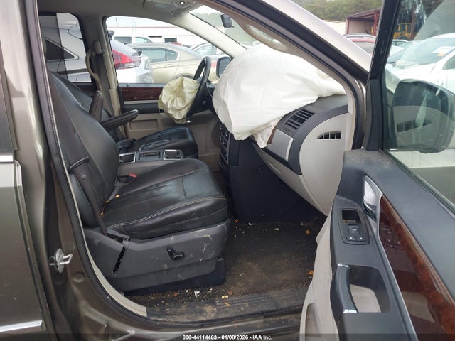 Продаж на аукціоні авто 2010 Chrysler Town & Country Touring Plus, vin: 2A4RR8DX0AR320102, номер лоту: 44114463