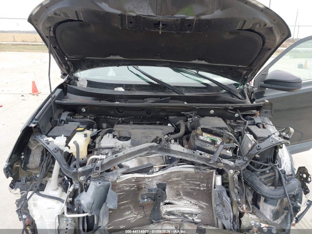 2T3ZFREV3JW449829 Toyota RAV4 LE