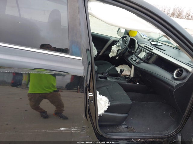 2T3ZFREV3JW449829 Toyota RAV4 LE