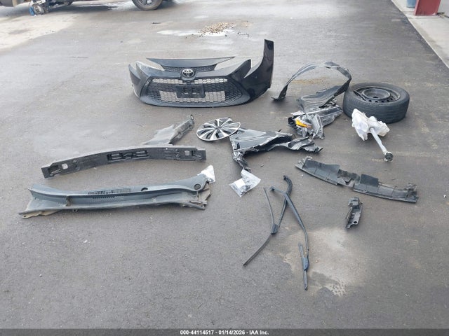 44114517 :رقم المزاد ، 5YFEPMAE6MP176596 vin ، 2021 Toyota Corolla Le مزاد بيع