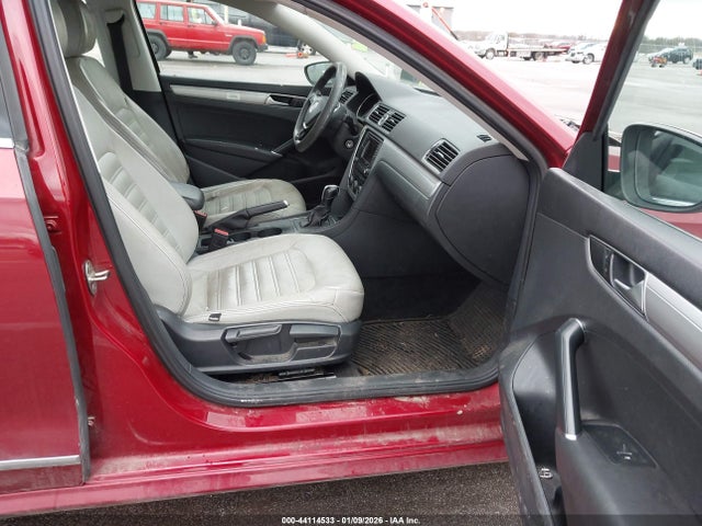 1VWAT7A38GC027711 Volkswagen Passat 1.8t S