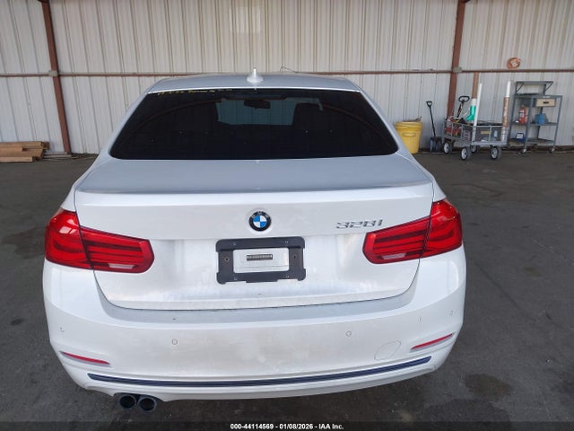 BMW 328I 2016 WBA8E9G5XGNU29604 Image 17