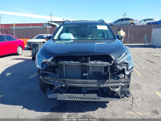4S4WMASD6R3402875 Subaru Ascent Limited 7-passenger