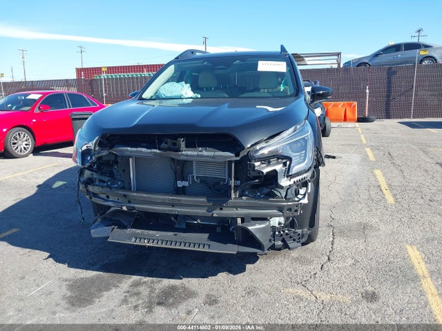 4S4WMASD6R3402875 Subaru Ascent Limited 7-passenger
