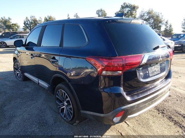 2017 MITSUBISHI OUTLANDER JA4AD3A33HZ055904 Photo 2