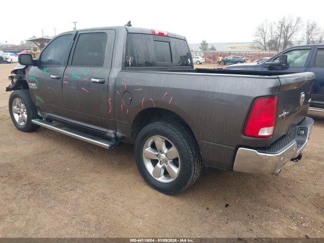2018 RAM 1500 1C6RR7LTXJS167605 Photo 2