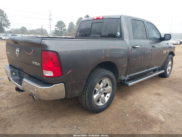 2018 RAM 1500 1C6RR7LTXJS167605 Photo 3