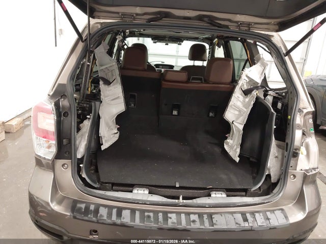 Subaru Forester 2.5i Touring 2018 JF2SJAWC8JH558356 Image 18
