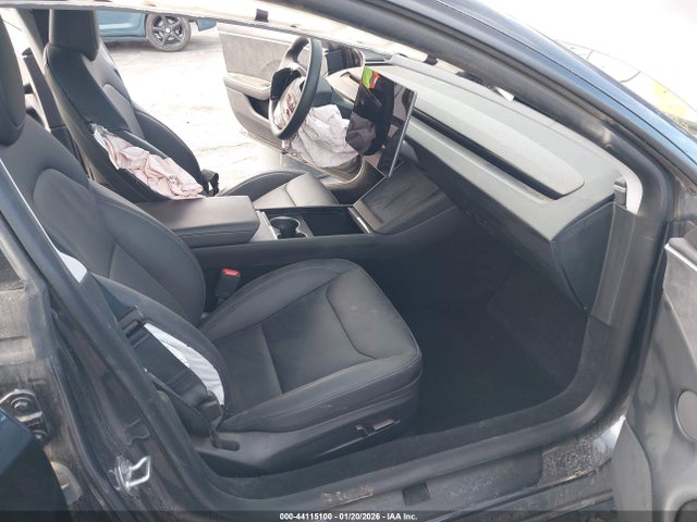 2025 TESLA MODEL 3 5YJ3E1EB2SF897647 Photo 4