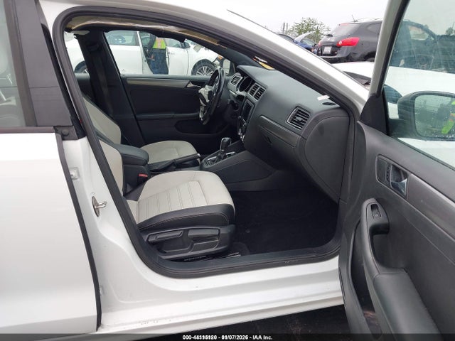 Продажа на аукционе авто 2016 Volkswagen Jetta 1.8t Sport, vin: 3VWD17AJ8GM393684, номер лота: 44115120