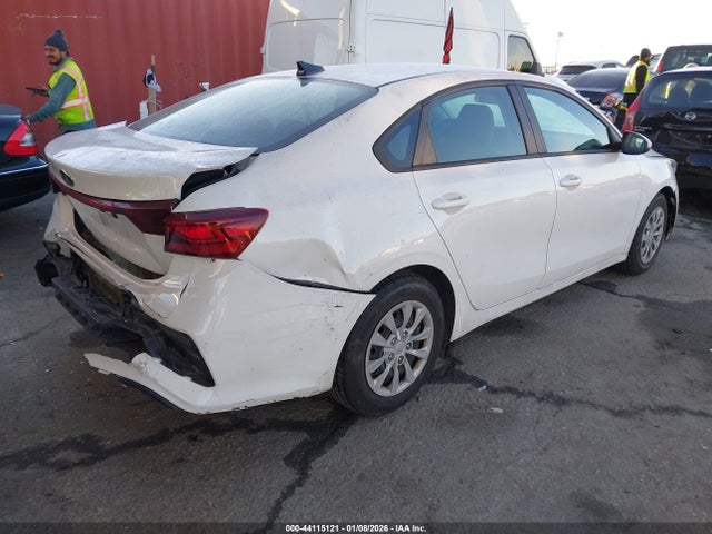 KIA FORTE FE 2021 3KPF24AD1ME369301 Image 4