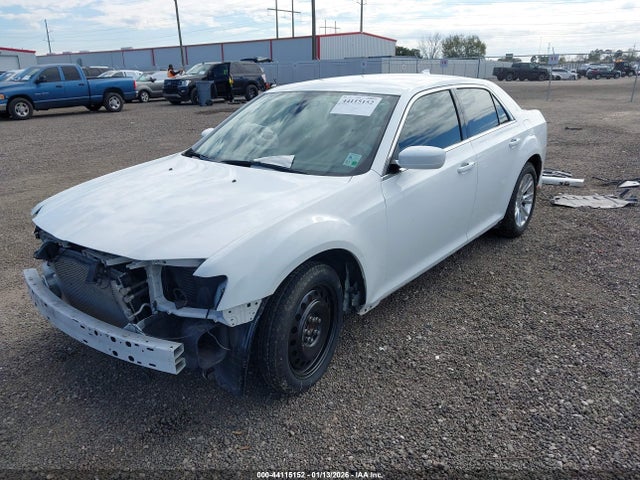 2019 CHRYSLER 300 2C3CCAAG5KH693799 Photo 1