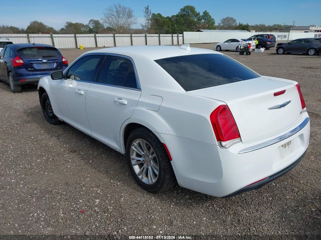 2019 CHRYSLER 300 2C3CCAAG5KH693799 Photo 2