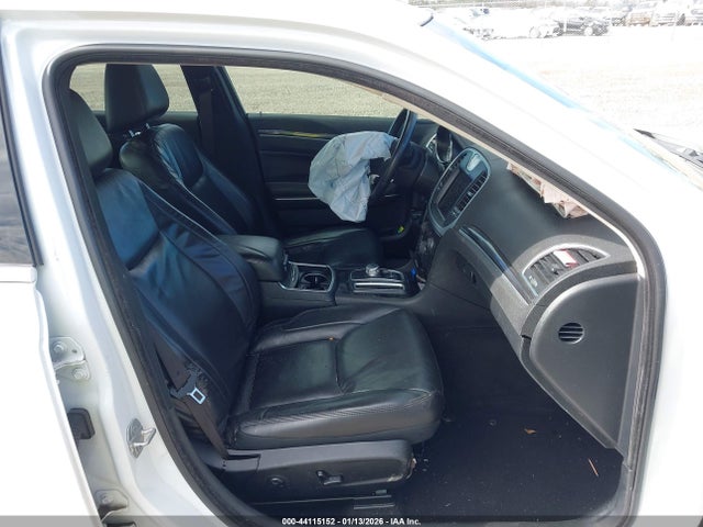 2019 CHRYSLER 300 2C3CCAAG5KH693799 Photo 4