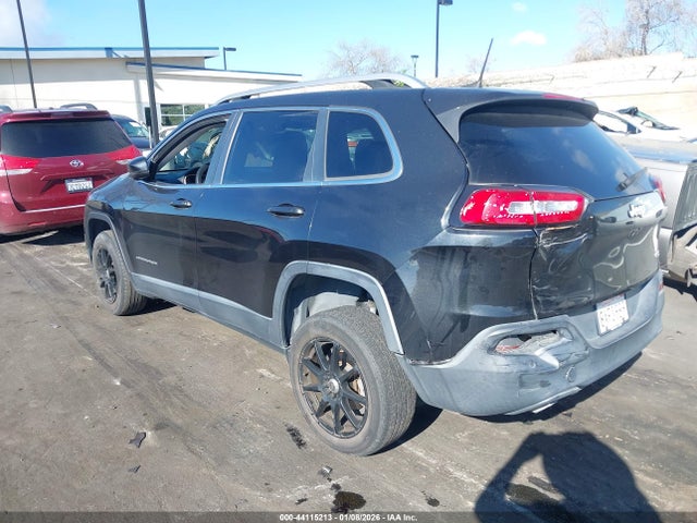 1C4PJLCB5GW324370 Jeep Cherokee Latitude