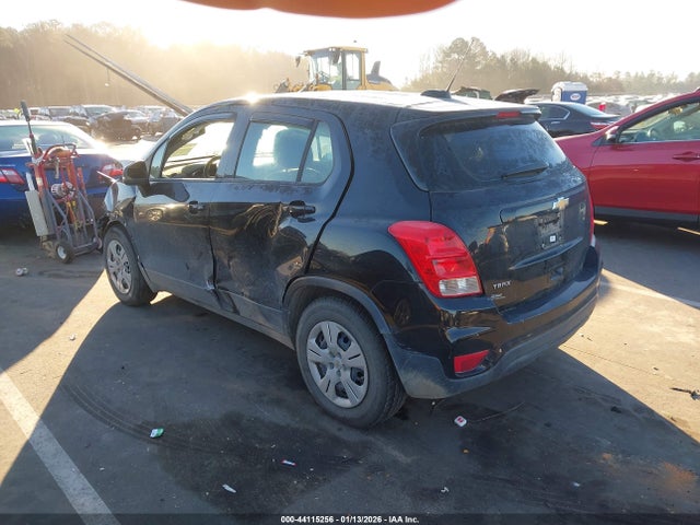 2017 CHEVROLET TRAX 3GNCJKSB3HL155037 Photo 2