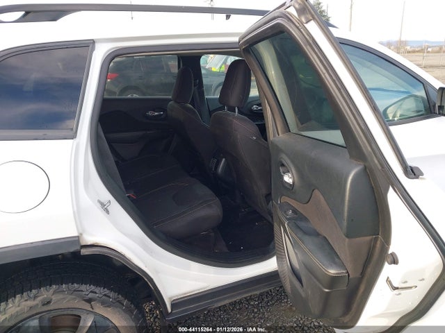 1C4PJMCB7GW187213 Jeep Cherokee Altitude