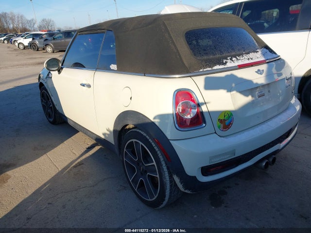 2011 MINI COOPER S WMWZP3C58BT249351 Photo 2