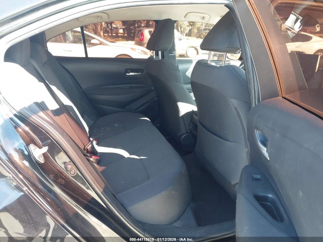 JTDEPMAE3MJ183543 Toyota COROLLA LE