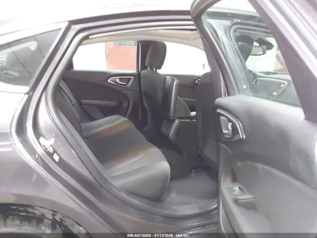 1C3CCCAB3FN741152 Chrysler 200 Limited