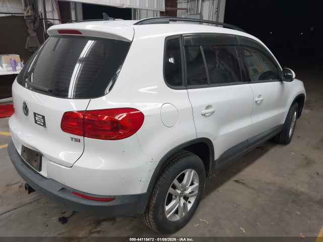 2017 VOLKSWAGEN TIGUAN WVGAV7AX1HK007075 Photo 3