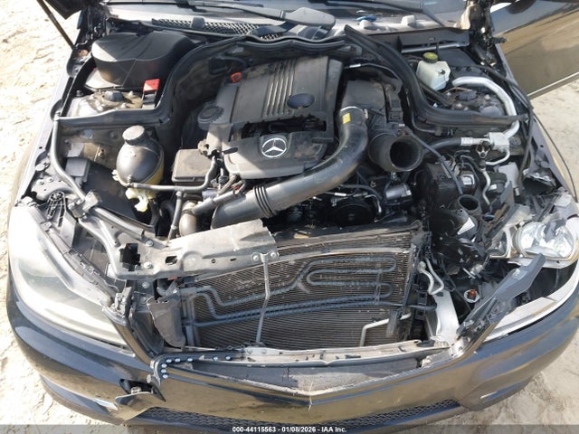 Продаж на аукціоні авто 2014 Mercedes-benz C-class C 250 Sport, vin: WDDGF4HBXER309915, номер лоту: 44115563