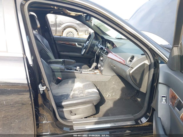 Продаж на аукціоні авто 2014 Mercedes-benz C-class C 250 Sport, vin: WDDGF4HBXER309915, номер лоту: 44115563