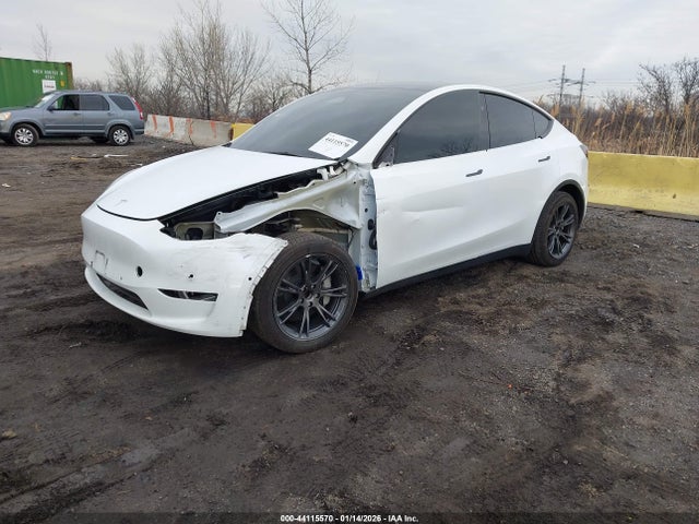 2025 TESLA MODEL Y 7SAYGDED4SA375296 Photo 1