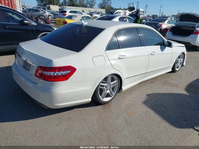 2011 MERCEDES-BENZ E 550 WDDHF7CBXBA298969 Photo 3